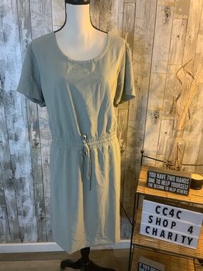 32 Degrees Sage Green Short-Sleeve Drawstring Midi Dress